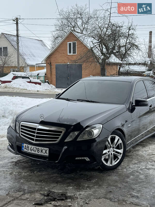 Седан Mercedes-Benz E-Class 2010 в Гайсине