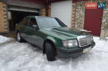 Седан Mercedes-Benz E-Class 1990 в Болехові