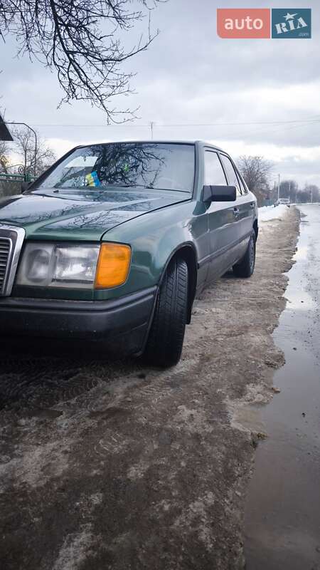 Mercedes-Benz E-Class 1987