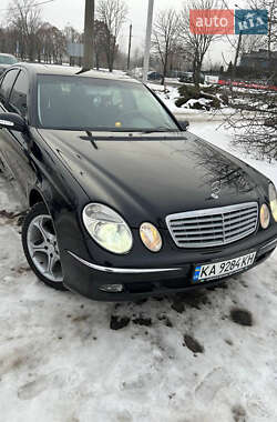 Седан Mercedes-Benz E-Class 2004 в Києві