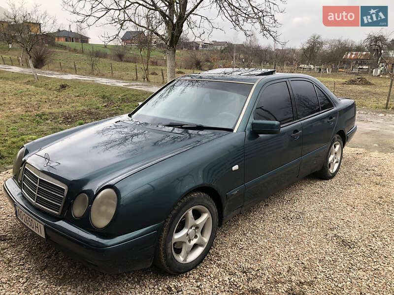Mercedes-Benz E-Class 1996 Mercedes-Benz E-Class 1996