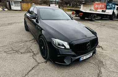 Седан Mercedes-Benz E-Class 2016 в Днепре