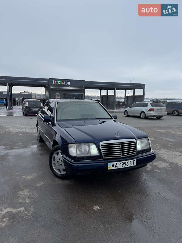 Mercedes-Benz E-Class 1995