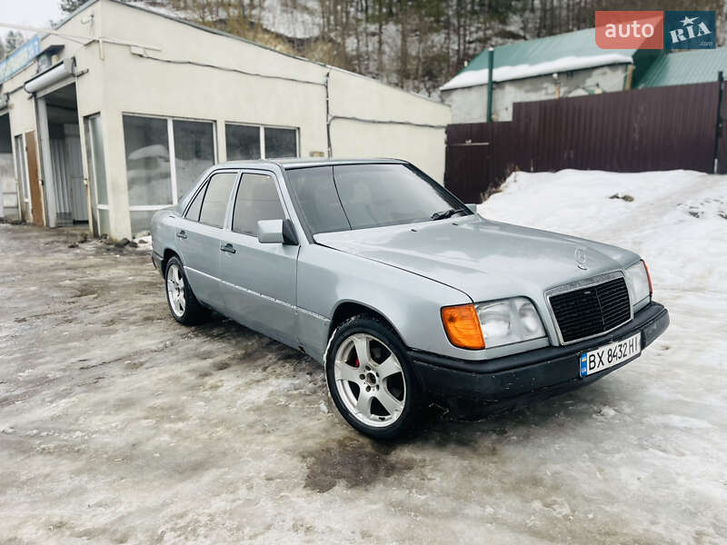 Mercedes-Benz E-Class 1987