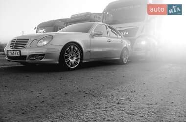 Седан Mercedes-Benz E-Class 2008 в Львове