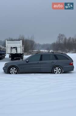 Универсал Mercedes-Benz E-Class 2004 в Комарному