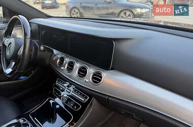 Седан Mercedes-Benz E-Class 2017 в Львове