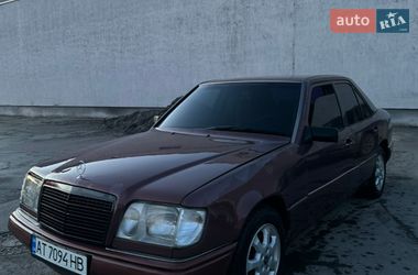 Седан Mercedes-Benz E-Class 1994 в Львове