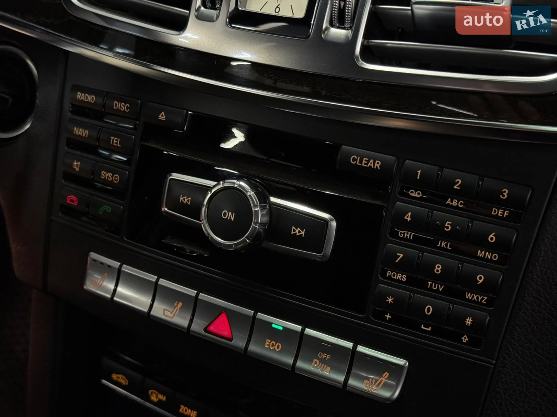 2013 Mercedes-Benz E-klasse - мініатюра 30