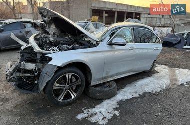 Седан Mercedes-Benz E-Class 2016 в Киеве