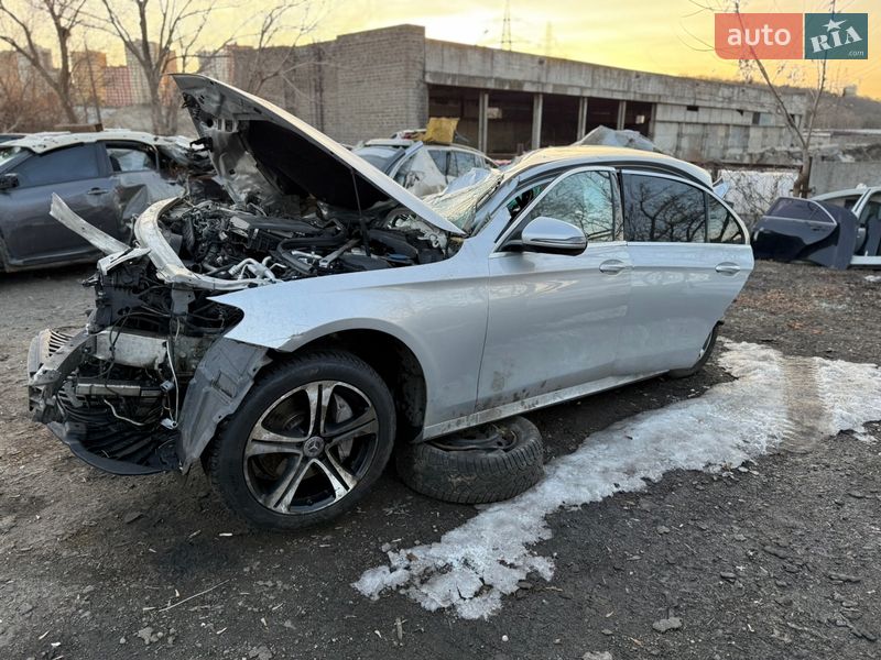 Mercedes-Benz E-Class 2016