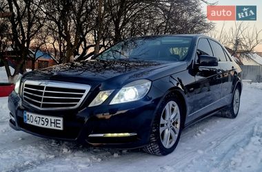 Седан Mercedes-Benz E-Class 2010 в Чопе