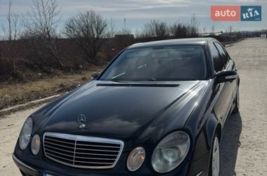 Седан Mercedes-Benz E-Class 2002 в Хотині