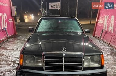 Седан Mercedes-Benz E-Class 1990 в Черновцах