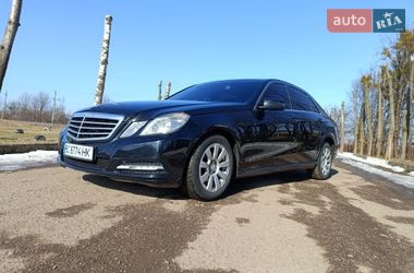Седан Mercedes-Benz E-Class 2012 в Стрию