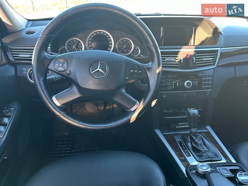 Седан Mercedes-Benz E-Class 2011 в Ровно
