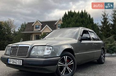 Седан Mercedes-Benz E-Class 1988 в Сколе