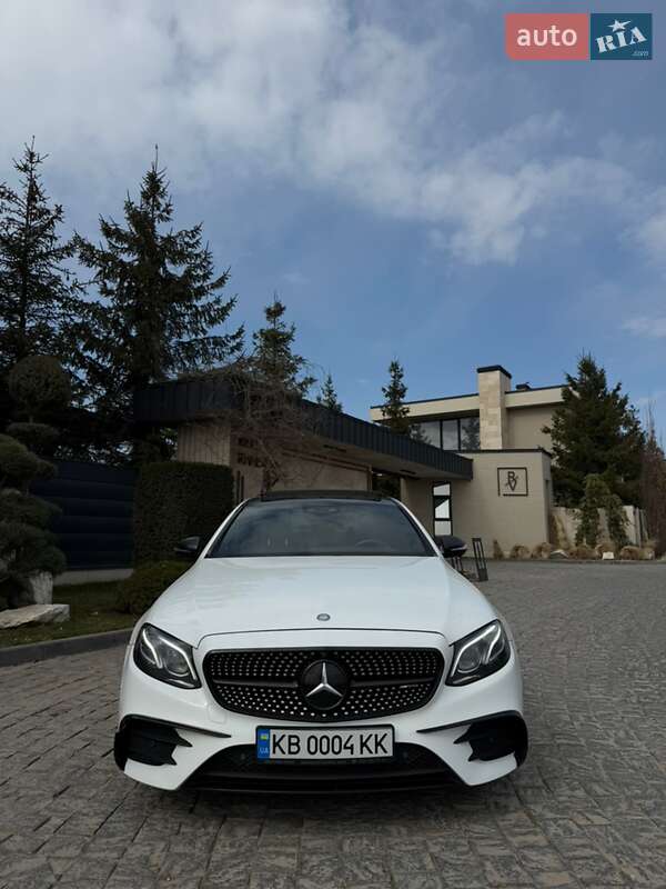 Седан Mercedes-Benz E-Class 2016 в Львові