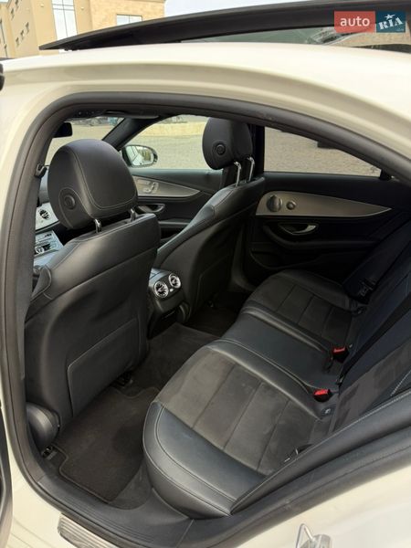 Седан Mercedes-Benz E-Class 2016 в Львові