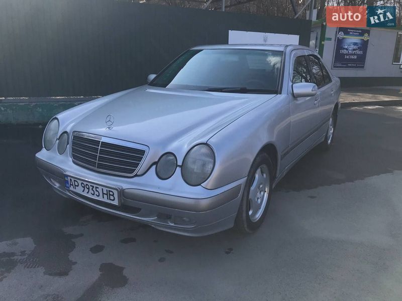 Mercedes-Benz E-Class 2000