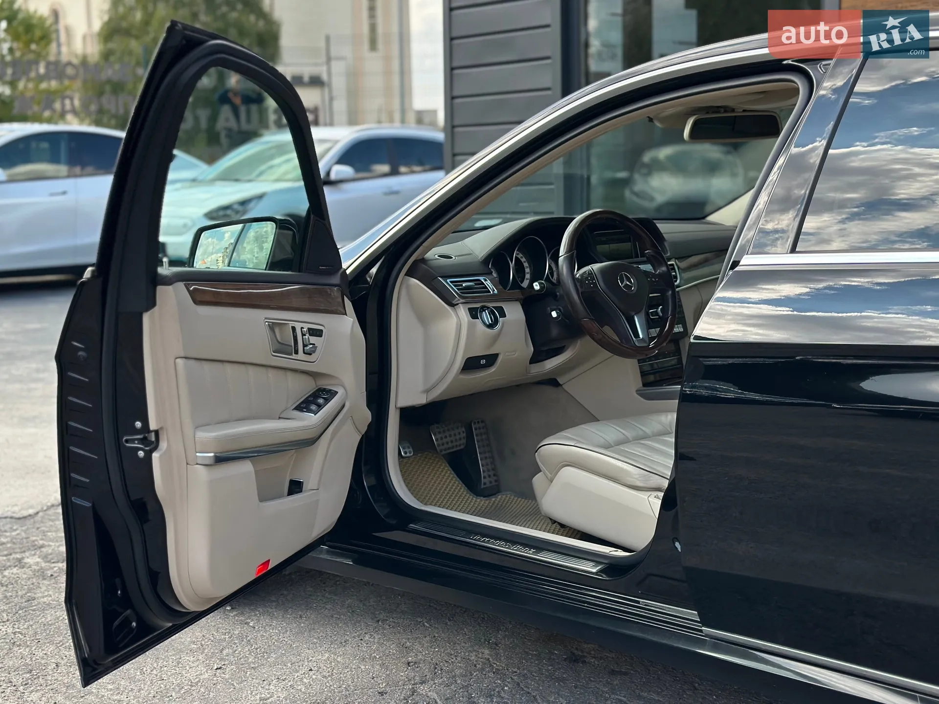 2013 Mercedes-Benz E-klasse - мініатюра 23