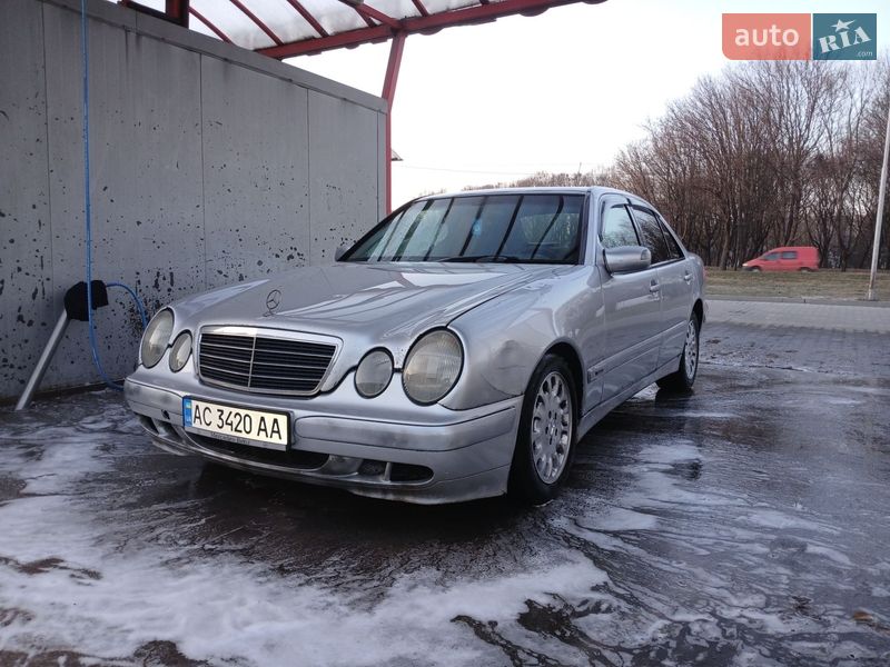 Mercedes-Benz E-Class 2001