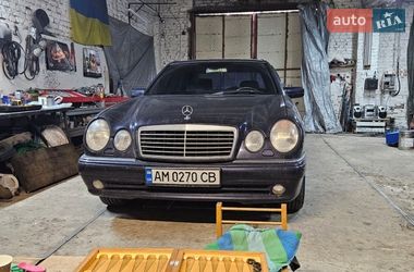 Седан Mercedes-Benz E-Class 1998 в Житомире