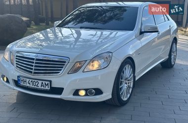 Седан Mercedes-Benz E-Class 2011 в Житомирі