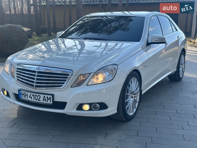Mercedes-Benz E-Class 2011