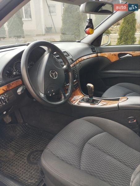 Седан Mercedes-Benz E-Class 2004 в Харькове