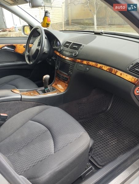 Седан Mercedes-Benz E-Class 2004 в Харькове