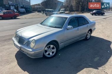 Седан Mercedes-Benz E-Class 2000 в Виннице