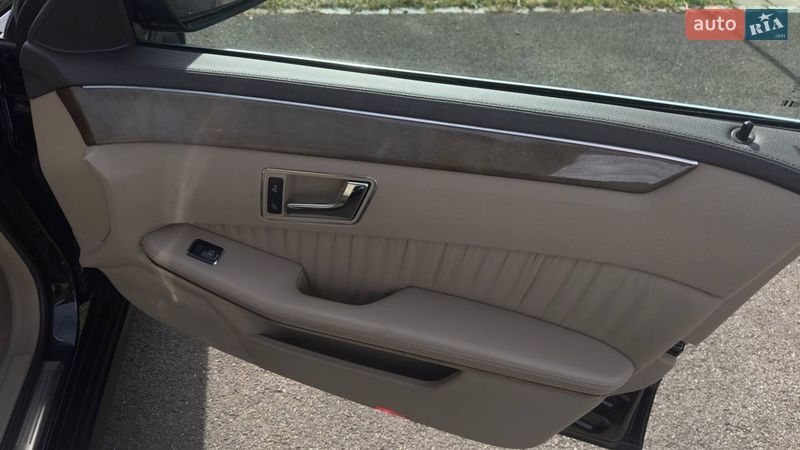 Седан Mercedes-Benz E-Class 2010 в Киеве