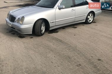 Седан Mercedes-Benz E-Class 2001 в Радехові