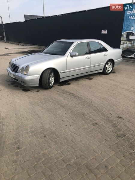 Mercedes-Benz E-Class 2001