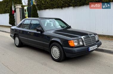 Седан Mercedes-Benz E-Class 1989 в Киеве