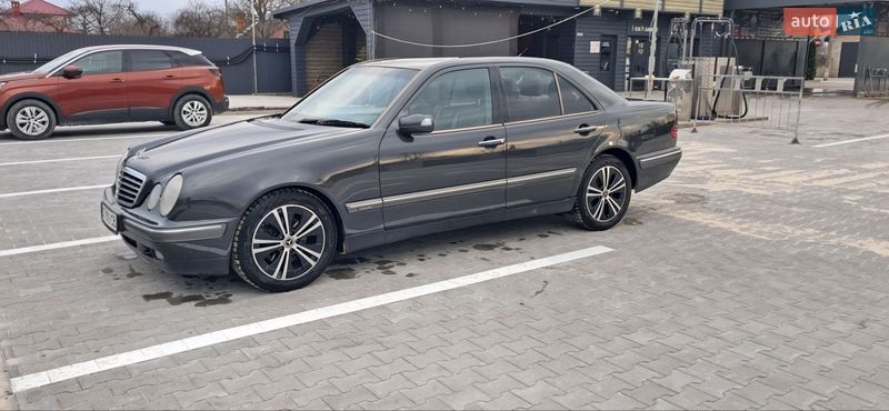 Mercedes-Benz E-Class 2000