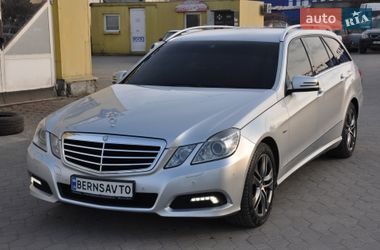 Универсал Mercedes-Benz E-Class 2010 в Львове