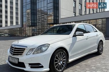 Седан Mercedes-Benz E-Class 2013 в Днепре