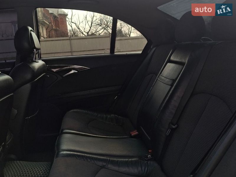 Седан Mercedes-Benz E-Class 2002 в Копычинце