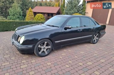 Седан Mercedes-Benz E-Class 2001 в Нововолинську