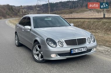 Седан Mercedes-Benz E-Class 2004 в Турці
