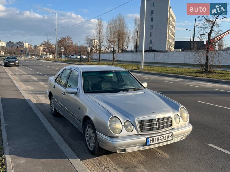 Mercedes-Benz E-Class 1999