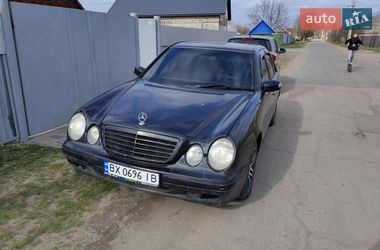 Седан Mercedes-Benz E-Class 2001 в Павлограді
