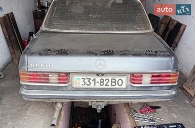 Седан Mercedes-Benz E-Class 1987 в Луцке