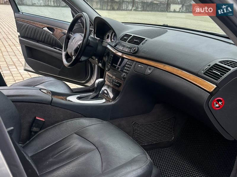 Седан Mercedes-Benz E-Class 2004 в Одессе