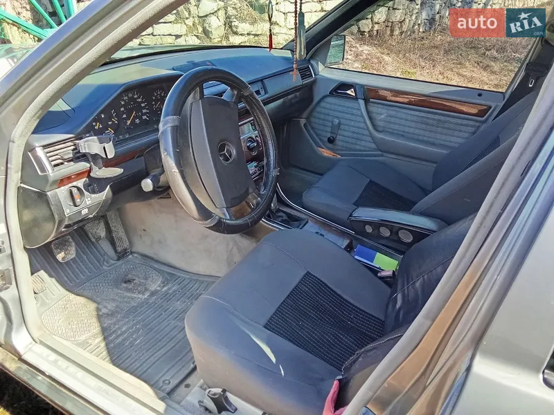 Mercedes-Benz E-Class 1990 VIN WDB1240211B117611 фото оголошення 5 з 33