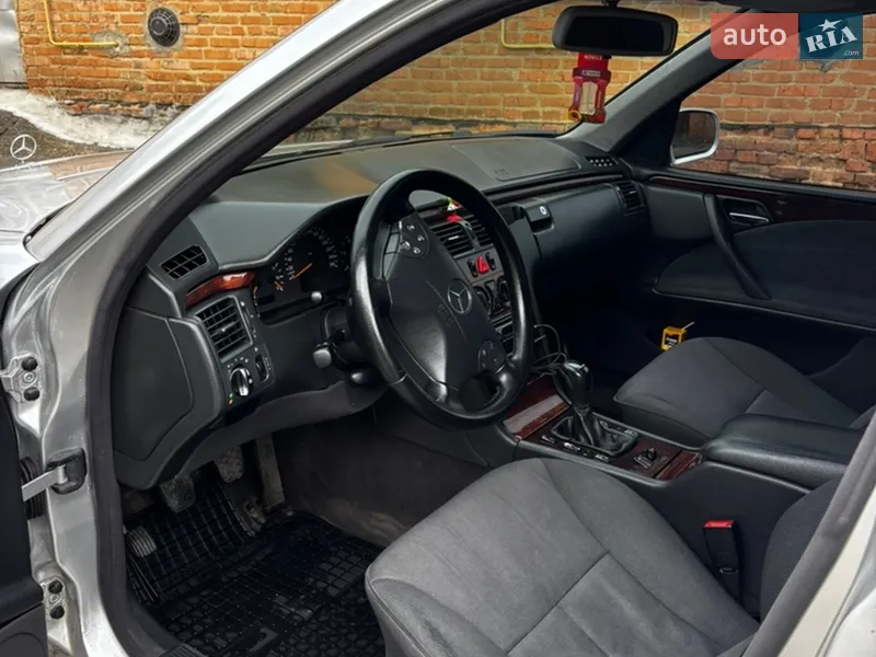 Mercedes-Benz E-Class 2001 VIN WDB2100071B475176 фото оголошення 17 з 50