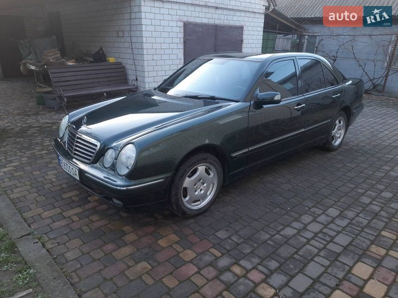 Седан Mercedes-Benz E-Class 2001 в Киеве
