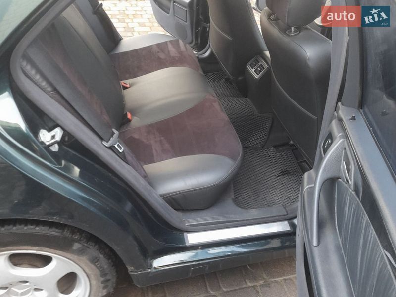 Седан Mercedes-Benz E-Class 2001 в Киеве